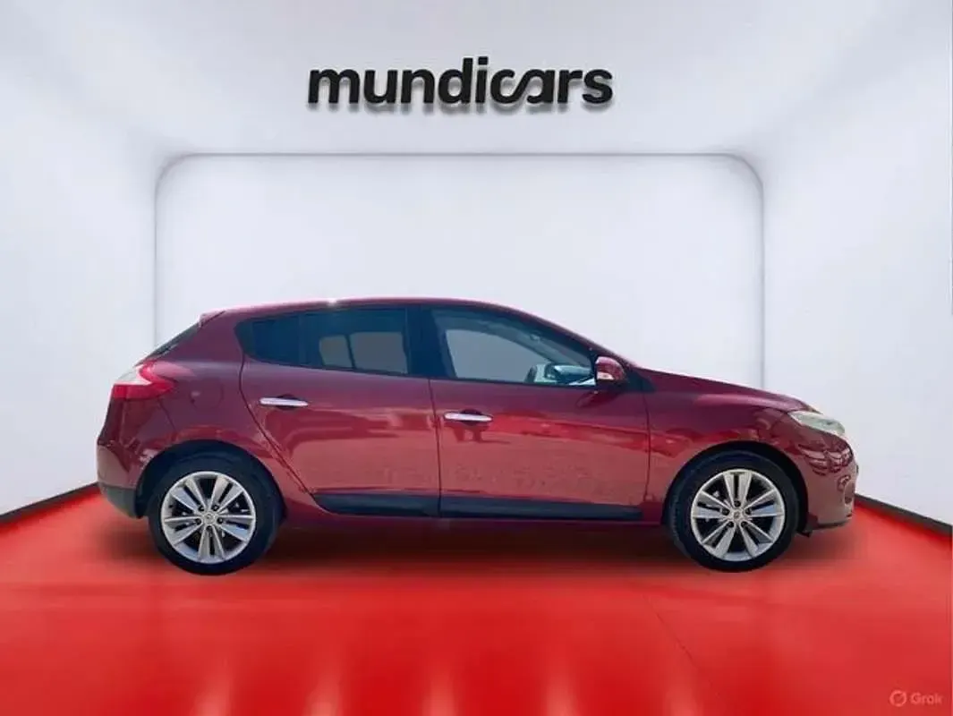 Usado Renault Mégane III Dynamique 140 CV (102 kW) 2010 Rojo Utilitario