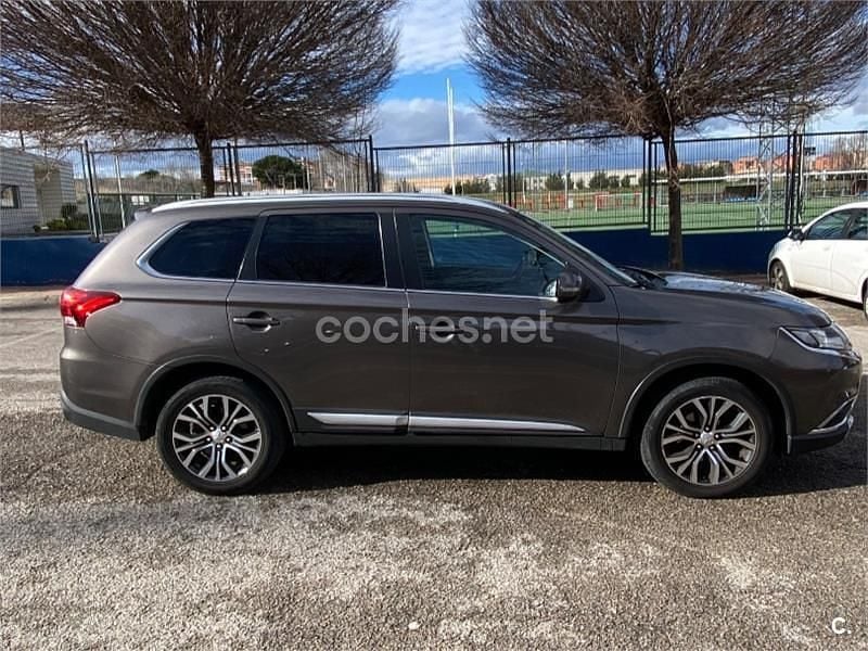 Usado Mitsubishi Outlander Motion 150 CV (110 kW) 2016 Beige SUV