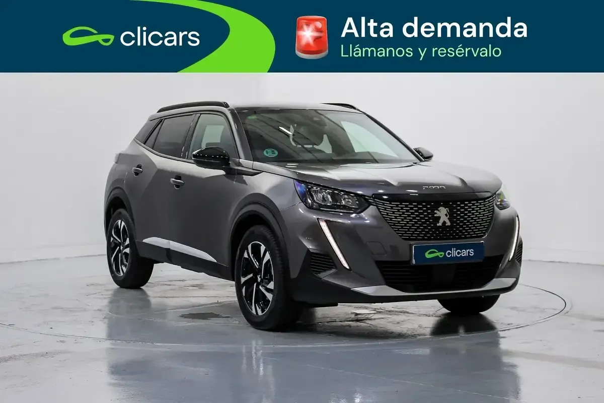 Usado Peugeot 2008 Allure 130 CV (95 kW) 2022 Gris SUV