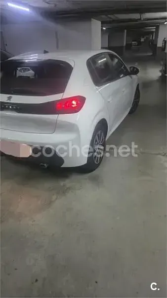 Usado Peugeot 208 Active 100 CV (73 kW) 2020 Blanco Utilitario