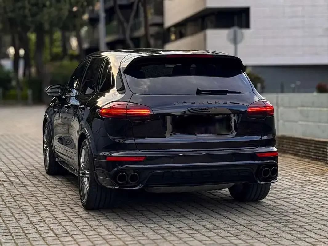 Usado Porsche Cayenne GTS 441 CV (324 kW) 2016 Negro SUV