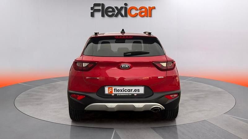 Usado Kia Stonic 120 CV (88 kW) 2019 Rojo SUV