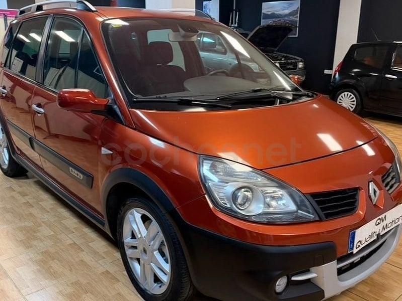 Usado Renault Scénic II 130 CV (95 kW) 2008 Granate Monovolumen