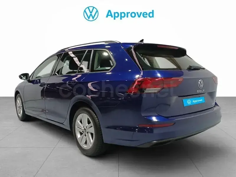 Usado VW Golf VIII Life 150 CV (110 kW) 2023 Azul Familiar