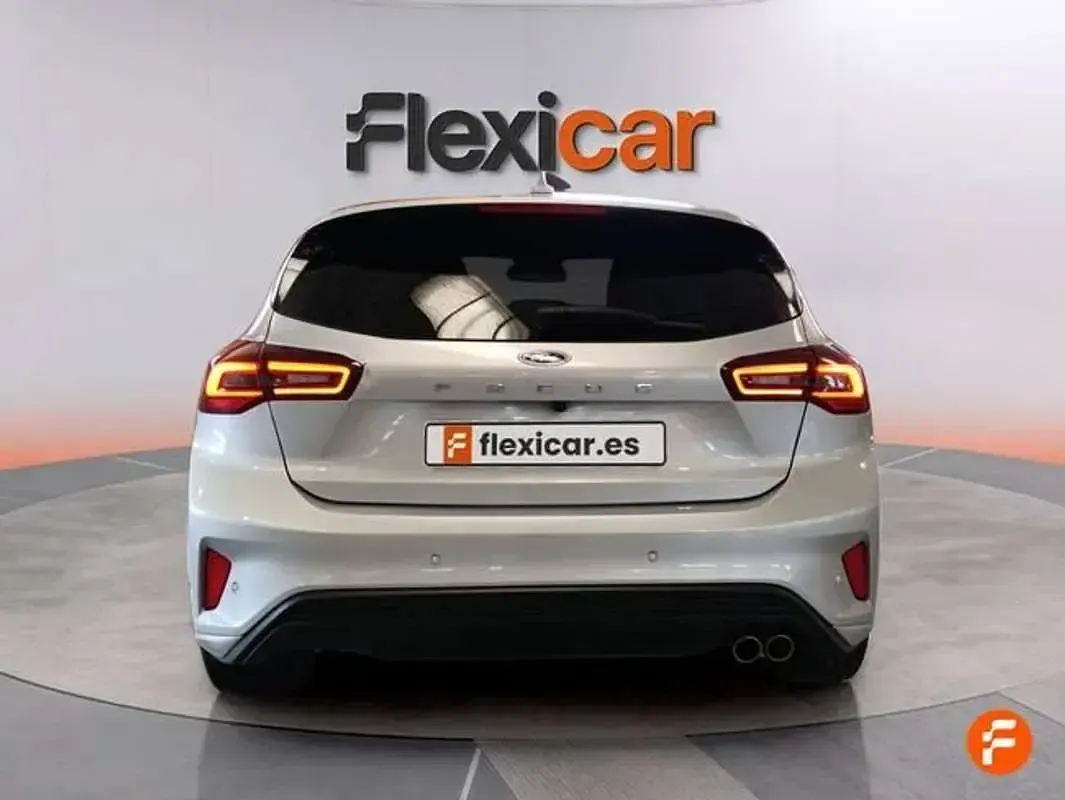 Usado Ford Focus ST-Line 155 CV (114 kW) 2024 Gris Berlina