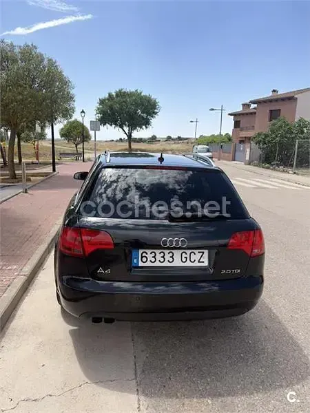 Usado Audi A4 140 CV (102 kW) 2008 Negro Familiar