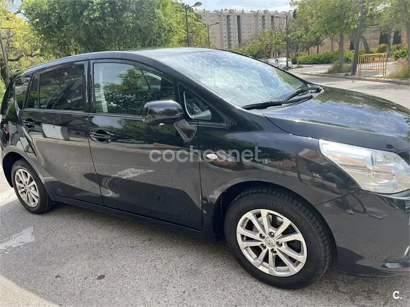 Usado Toyota Verso Live 132 CV (97 kW) 2011 Negro Monovolumen