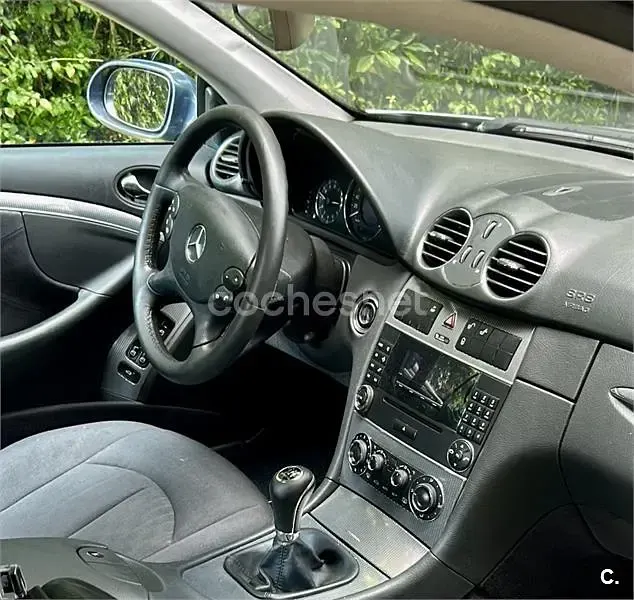 Usado Mercedes CLK200 Avantgarde 163 CV (119 kW) 2005 Azul Coupe
