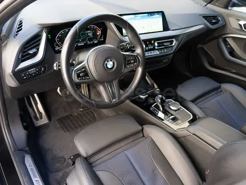 Usado BMW 118 Sport Line 150 CV (110 kW) 2023 Negro Berlina