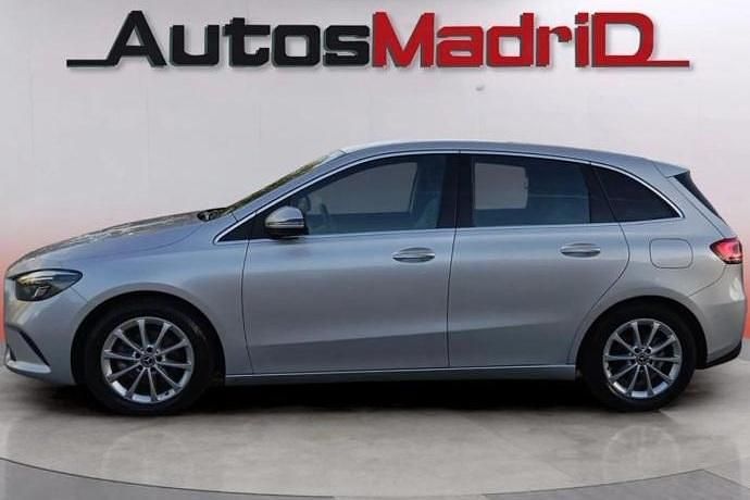 Usado Mercedes B180 117 CV (86 kW) 2019 Gris Monovolumen