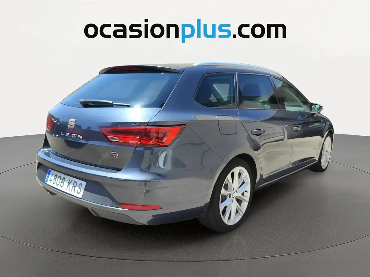 Usado Seat Leon FR 190 CV (139 kW) 2018 Gris Monovolumen