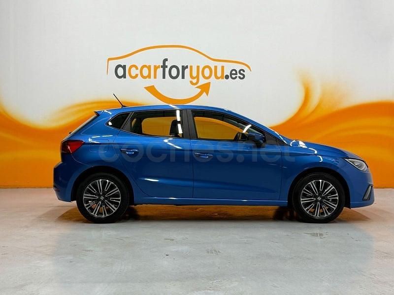 Usado Seat Ibiza Style 110 CV (80 kW) 2022 Azul Utilitario