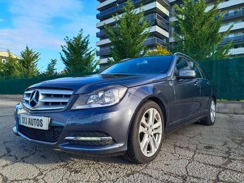 Usado Mercedes C220 Avantgarde 170 CV (125 kW) 2014 Gris / plata Familiar