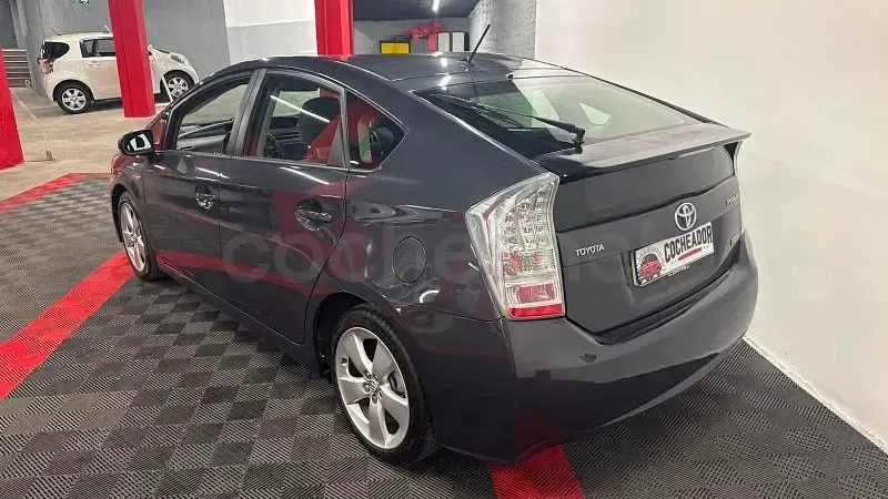Usado Toyota Prius Advance 136 CV (100 kW) 2011 Gris / plata Berlina