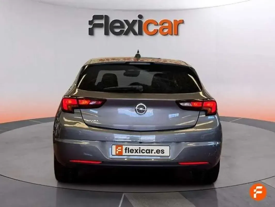 Usado Opel Astra GS Line 131 CV (96 kW) 2019 Gris Berlina