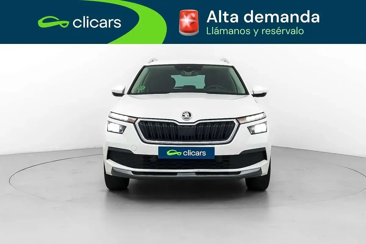 Usado Skoda Kamiq Ambition 110 CV (80 kW) 2022 Blanco SUV