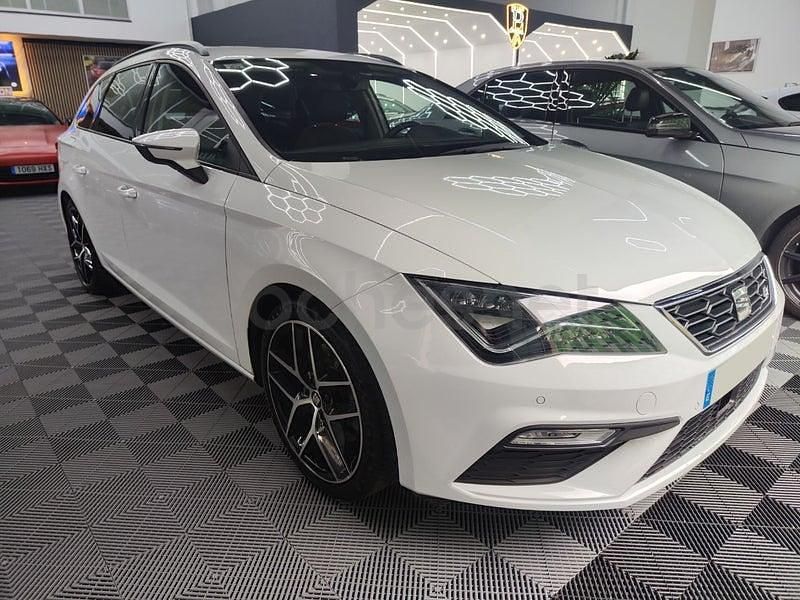 Usado Seat Leon FR 180 CV (132 kW) 2018 Blanco Familiar