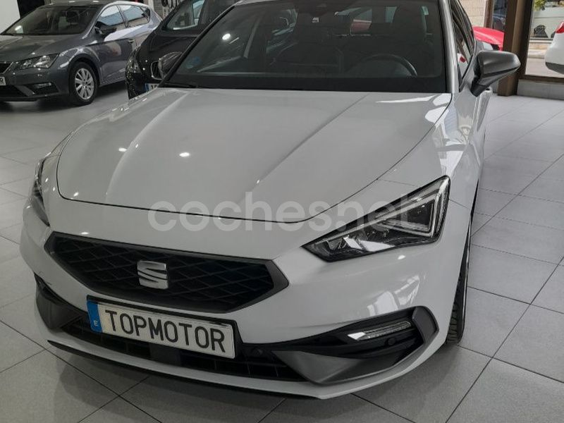 Usado Seat Leon FR 150 CV (110 kW) 2021 Blanco Berlina