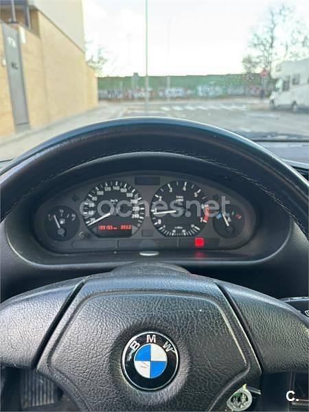 Usado BMW 318 116 CV (85 kW) 1997 Gris / plata Berlina