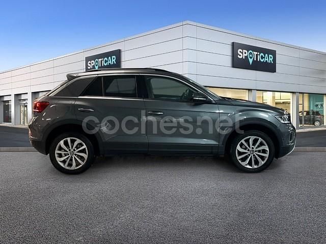 Usado VW T-Roc Life 150 CV (110 kW) 2024 Gris / plata SUV