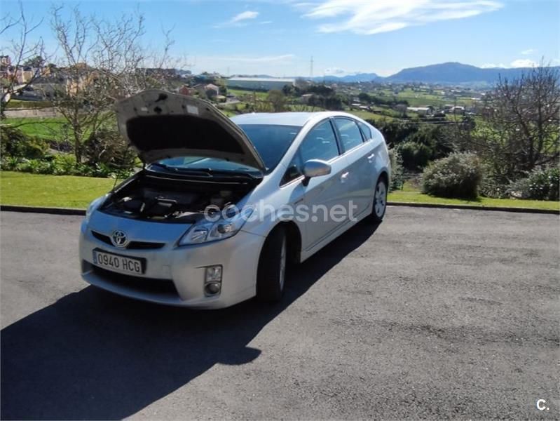 Gris / plata Usado 2011 Toyota Prius Advance Utilitario | 9300 € (Buen precio) - Imagen 1/4