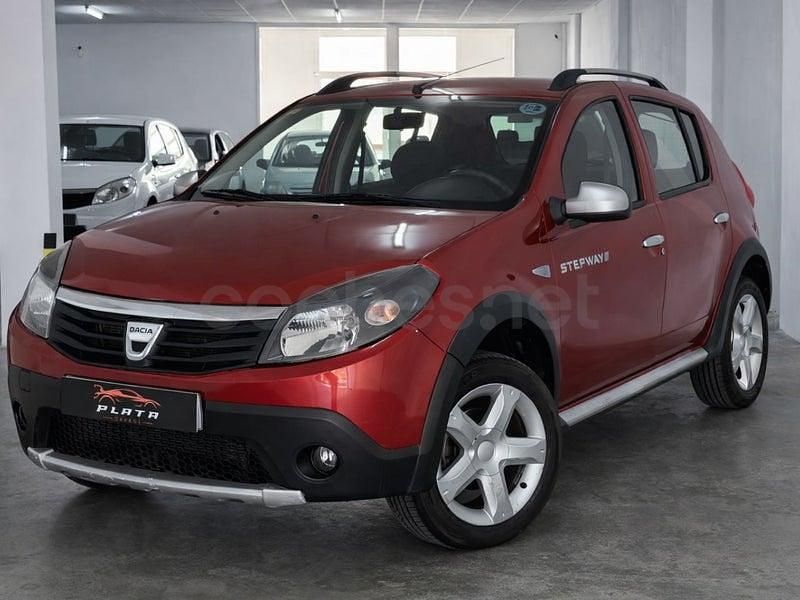 Usado Dacia Sandero Stepway 85 CV (62 kW) 2012 Rojo Berlina