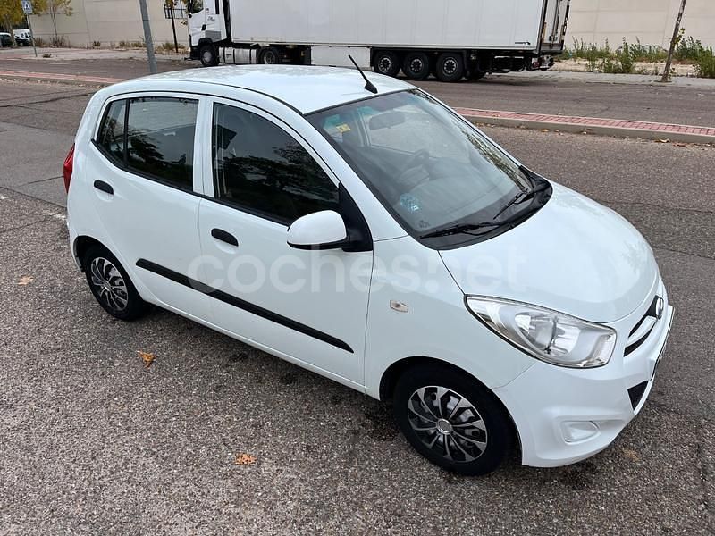 Blanco Usado 2013 Hyundai i10 Comfort Utilitario | 4399 € (Precio justo) - Imagen 1/4