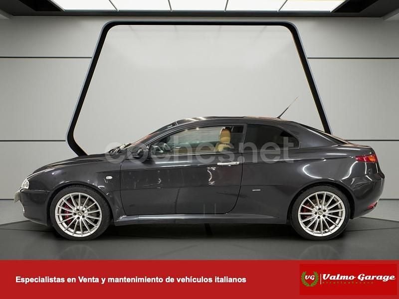 Usado Alfa Romeo GT Distinctive 240 CV (176 kW) 2007 Gris / plata Coupe