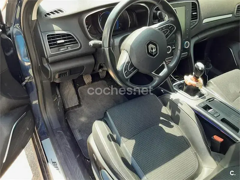Usado Renault Mégane Bose Edition 110 CV (80 kW) 2016 Azul Berlina