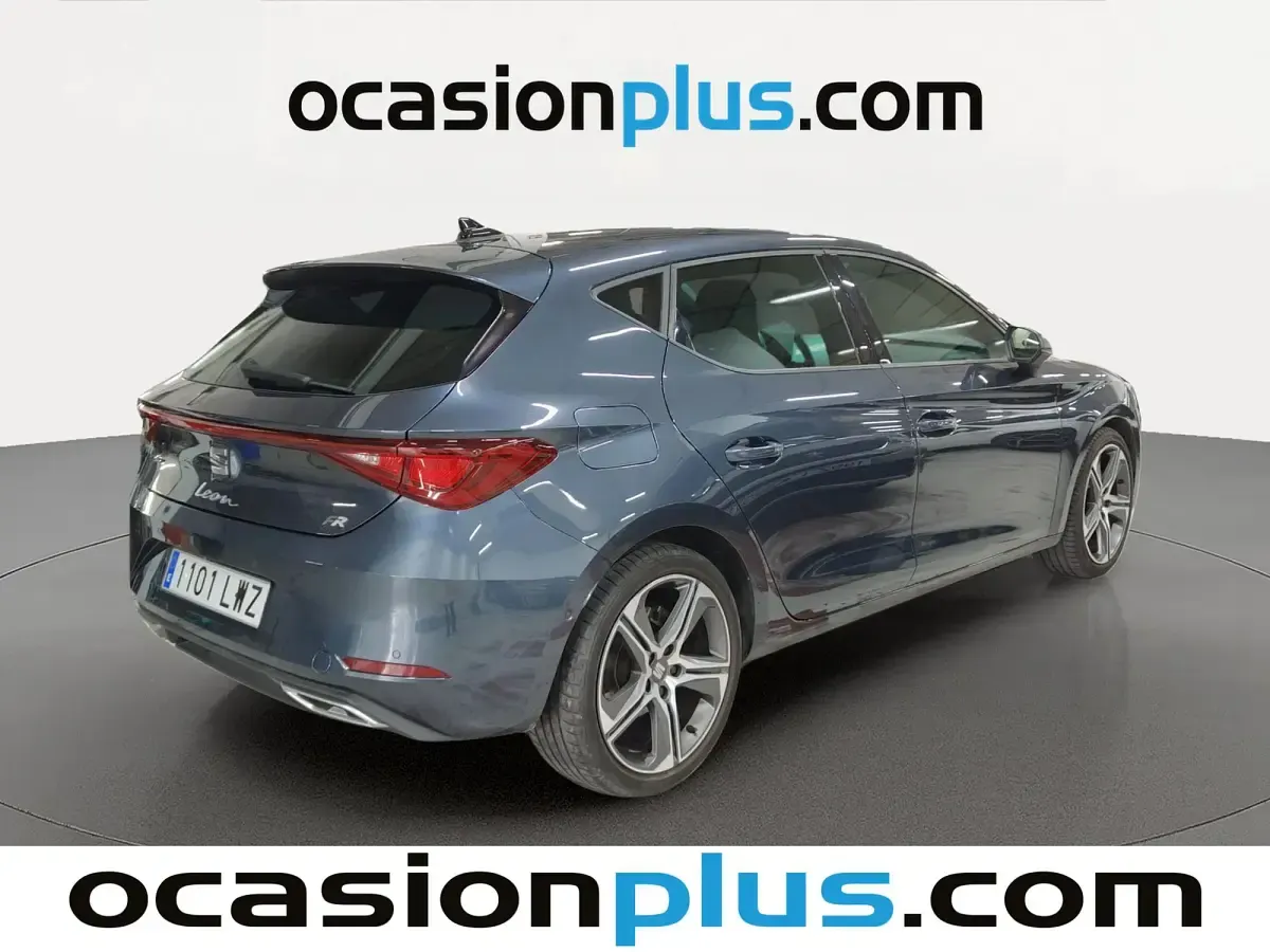 Usado Seat Leon FR 150 CV (110 kW) 2022 Gris Utilitario