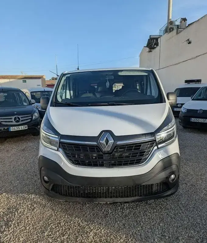 Usado Renault Trafic 120 CV (88 kW) 2019 Blanco Monovolumen