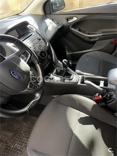 Usado Ford Focus Active 125 CV (91 kW) 2018 Azul Familiar