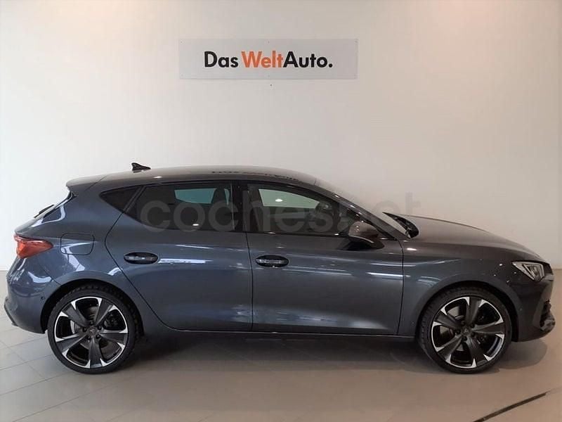 Usado Cupra Leon 204 CV (150 kW) 2021 Gris / plata Berlina