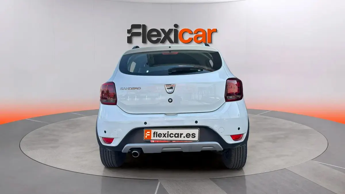 Usado Dacia Sandero Comfort 100 CV (73 kW) 2020 Blanco Berlina