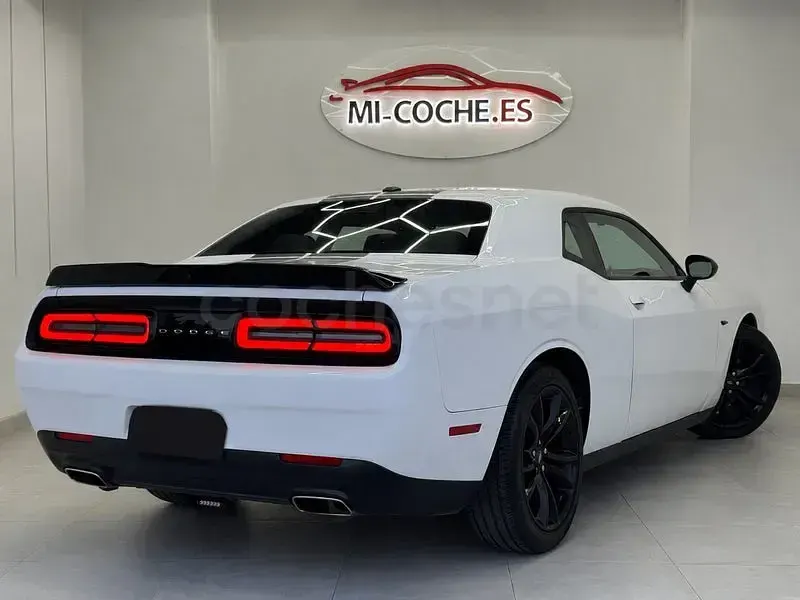 Usado Dodge Challenger SXT 303 CV (222 kW) 2023 Blanco Coupe