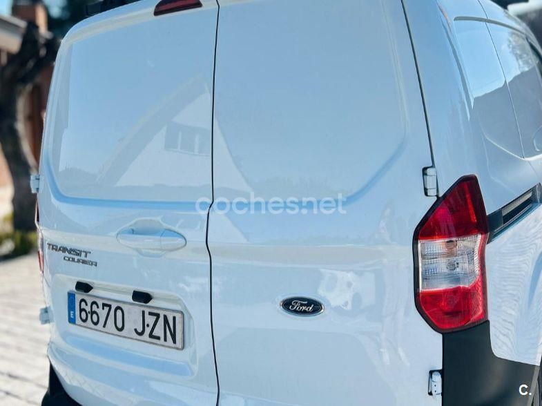 Blanco Usado 2017 Ford Tourneo Courier Trend Monovolumen | 7500 € - Imagen 1/4