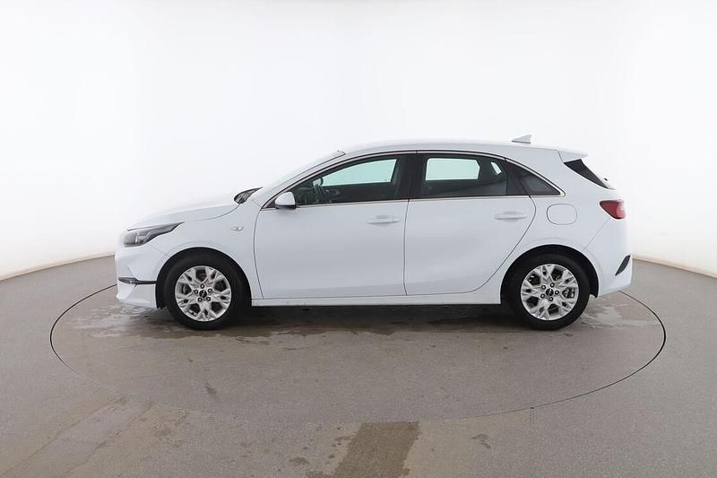 Usado Kia Ceed 101 CV (74 kW) 2021 Blanco Utilitario
