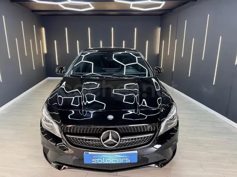 Usado Mercedes CLA200 Urban 136 CV (100 kW) 2014 Negro Berlina