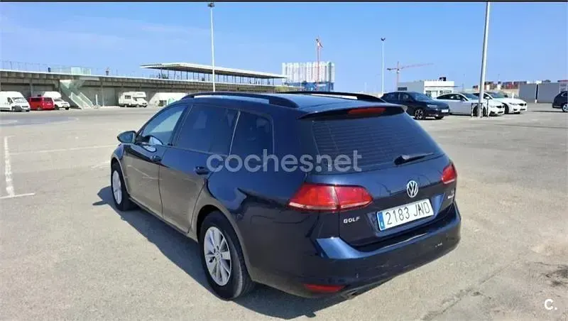 Usado VW Golf VII Advance 110 CV (80 kW) 2016 Azul Familiar