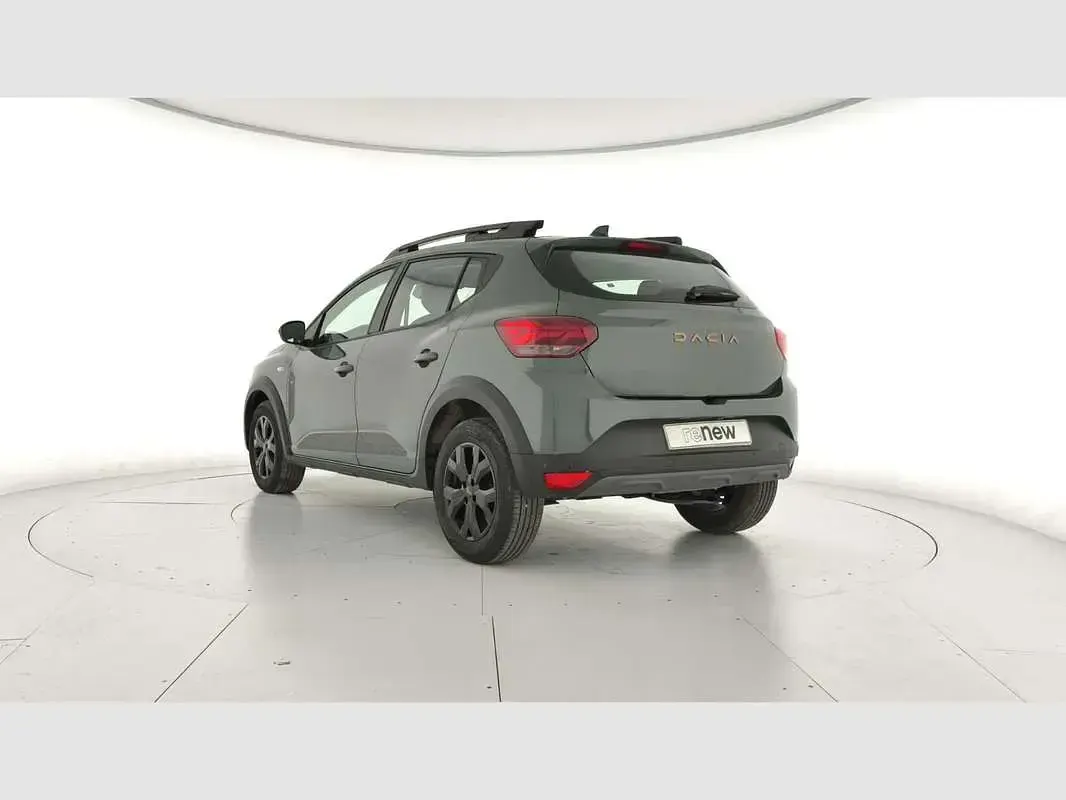 Usado Dacia Sandero Extreme 101 CV (74 kW) 2025 Verde Utilitario
