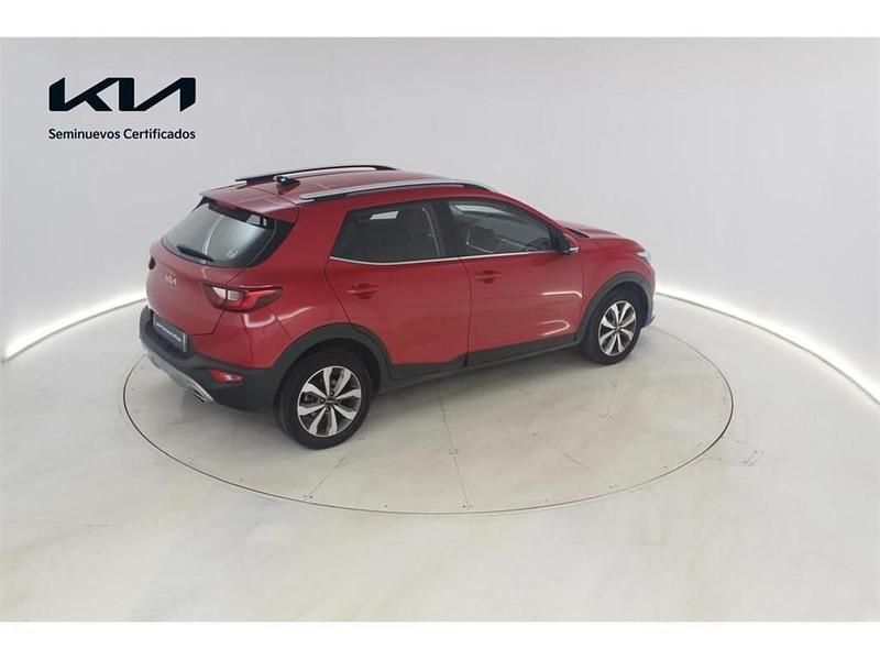 Usado Kia Stonic 100 CV (73 kW) 2024 Rojo SUV