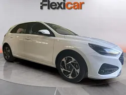 Blanco Usado 2024 Hyundai i30 Berlina | 18.990 € (Precio justo)
