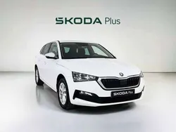 Blanco Usado 2024 Skoda Scala Selection Utilitario | 18.900 € (Precio justo)