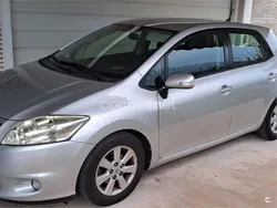 Gris / plata Usado 2012 Toyota Auris Active Berlina | 6300 € (Buen precio)