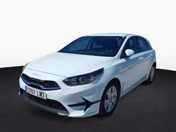 Blanco Usado 2022 Kia Ceed Berlina | 14.600 € (Buen precio)