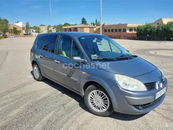 Gris / plata Usado 2006 Renault Scénic II Privilege Monovolumen | 3000 € (Precio justo)