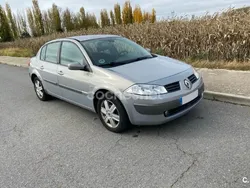 Gris / plata Usado 2004 Renault Mégane II Authentique Berlina | 2100 € (Buen precio)