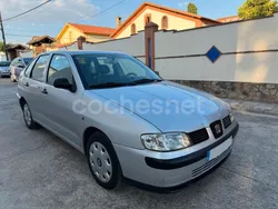 Gris / plata Usado 2003 Seat Cordoba Berlina | 3500 €