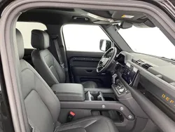 Santorini black Usado 2024 Land Rover Defender SE Dynamic SUV | 86.900 € (Precio justo)