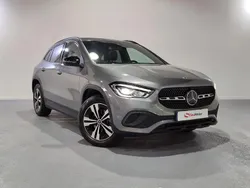 Gris / plata Usado 2022 Mercedes GLA200 SUV | 34.999 € (Buen precio)
